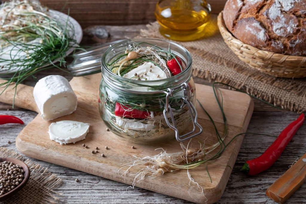 Marinierter Ziegenkäse mit Estragon und Petersilie Rezept