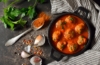 Albondigas in Tomatensauce